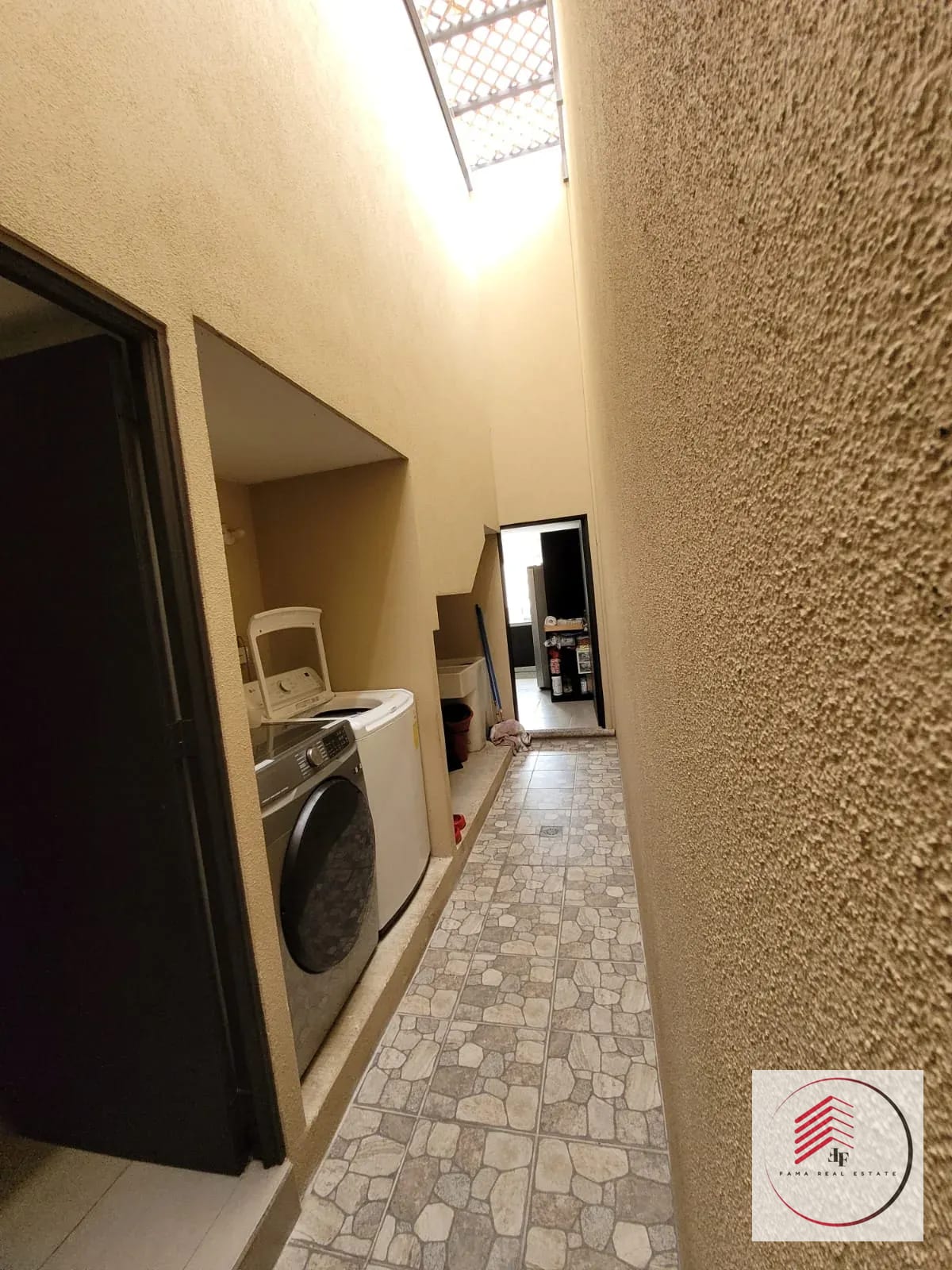 Ganga Venta Hermosa Casa en Cumbres de la Arboleda en KM 21.5 (CAES) — Casa en Venta en Cumbres de La Arboleda, Carretera a El Salvador, Guatemala, Ciudad — foto 4 de 17