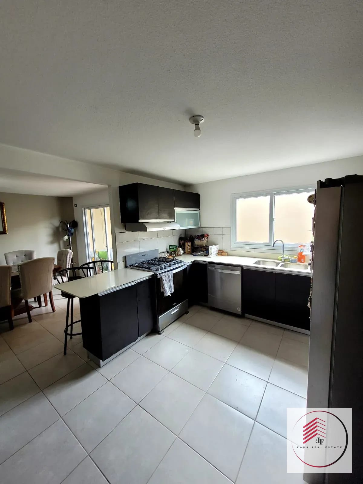 Ganga Venta Hermosa Casa en Cumbres de la Arboleda en KM 21.5 (CAES) — Casa en Venta en Cumbres de La Arboleda, Carretera a El Salvador, Guatemala, Ciudad — foto 8 de 17