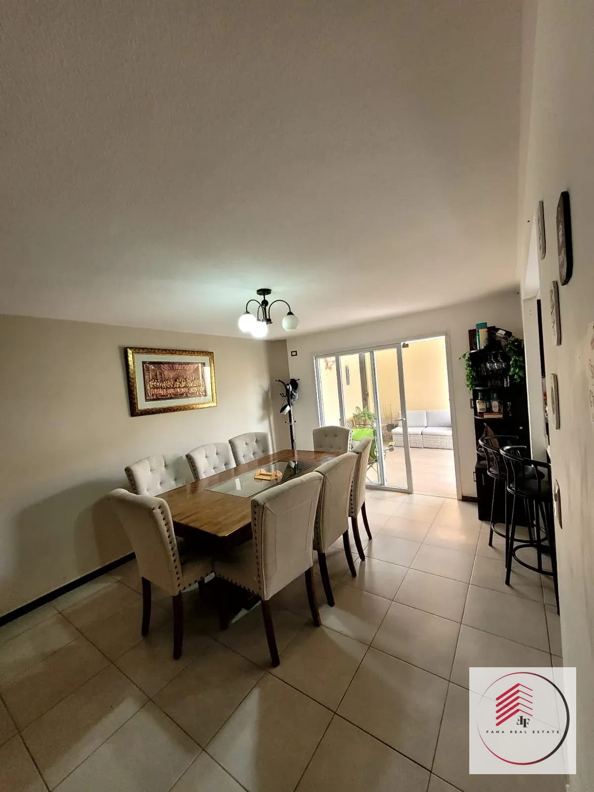 Ganga Venta Hermosa Casa en Cumbres de la Arboleda en KM 21.5 (CAES) — Casa en Venta en Cumbres de La Arboleda, Carretera a El Salvador, Guatemala, Ciudad — foto 9 de 17
