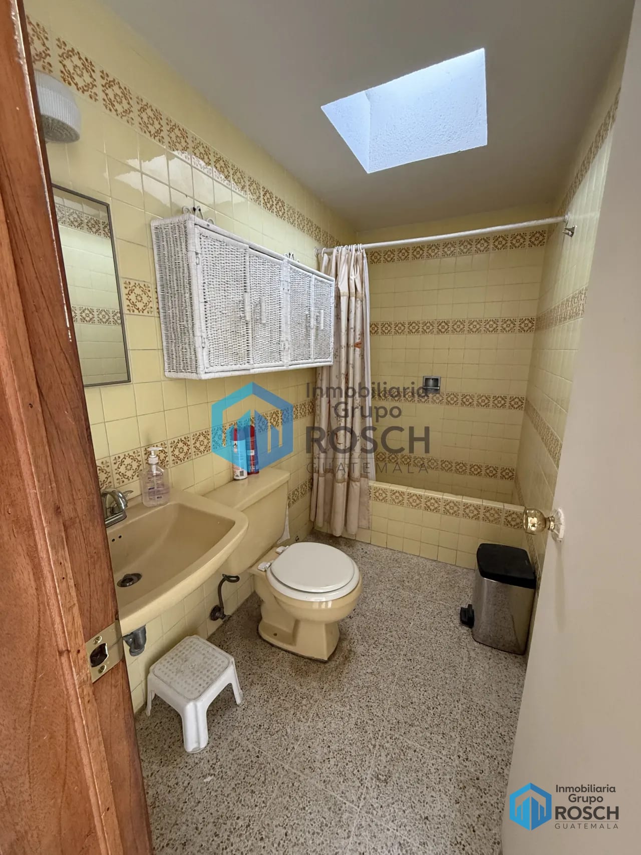 Casa en renta sobre Boulevard Vista Hermosa I — Casa en Alquiler en Zona 15, Guatemala, Ciudad — foto 1 de 17
