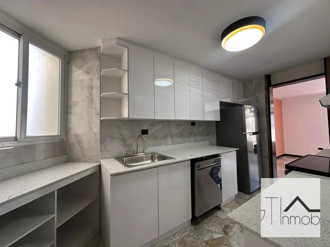 Apartamento de dos niveles — Apartamento en Venta en Ciudad Vieja, Zona 10, Guatemala, Ciudad — foto 6 de 17