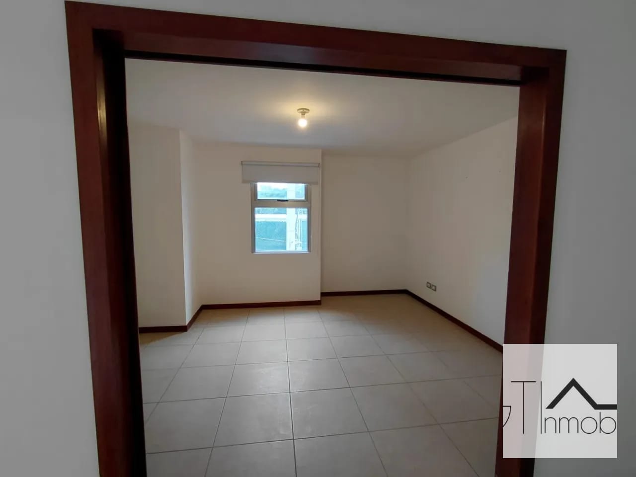 Amplio apartamento en venta, área de hospitales — Apartamento en Venta en Ciudad Vieja, Zona 10, Guatemala, Ciudad — foto 8 de 17