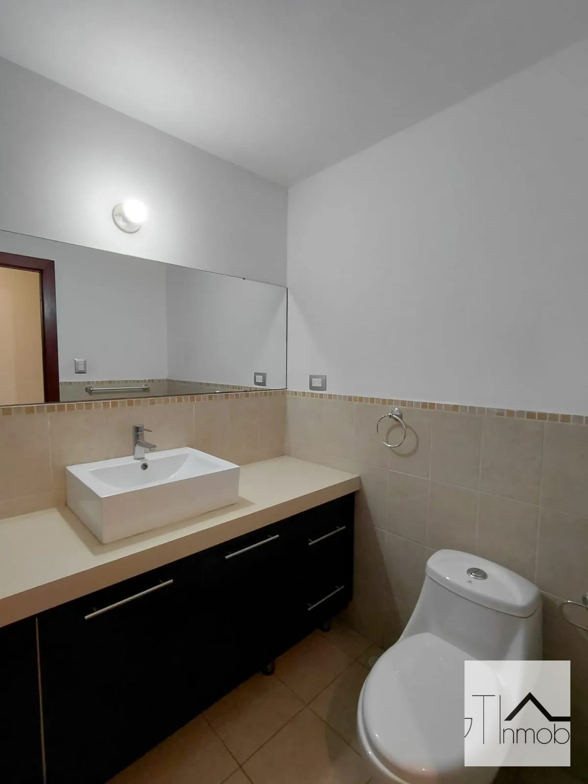Amplio apartamento en venta, área de hospitales — Apartamento en Venta en Ciudad Vieja, Zona 10, Guatemala, Ciudad — foto 12 de 17