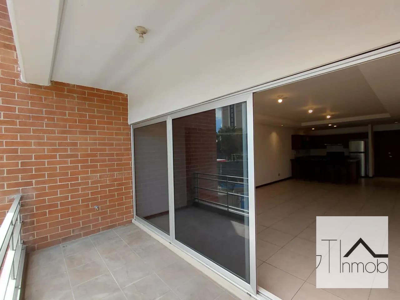 Amplio apartamento en venta, área de hospitales — Apartamento en Venta en Ciudad Vieja, Zona 10, Guatemala, Ciudad — foto 1 de 17