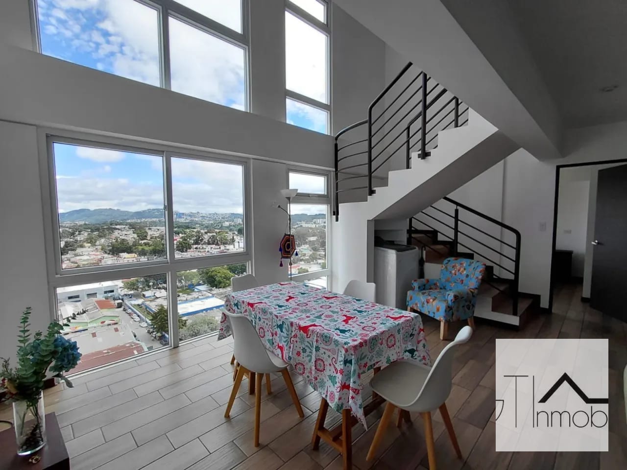 Renta apartamento en zona 5, Torre Asunción, de 2 niveles — Apartamento en Alquiler en Casa Asunción, Zona 5, Guatemala, Ciudad — foto 1 de 15
