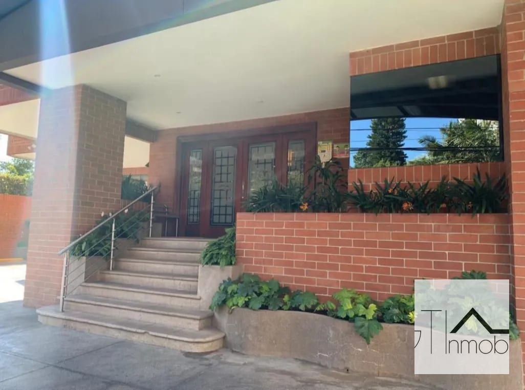 Apartamento en renta zona 10 nivel 12 — Apartamento en Alquiler en Altos de Santa Clara, Zona 10, Guatemala, Ciudad — foto 3 de 17