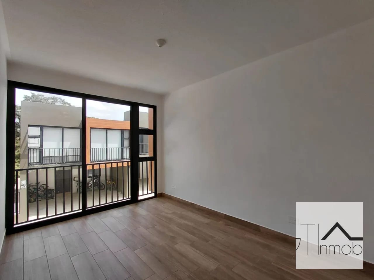 Casa para estrenar en zona 16 — Casa en Venta en Zona 16, Guatemala, Ciudad — foto 2 de 17
