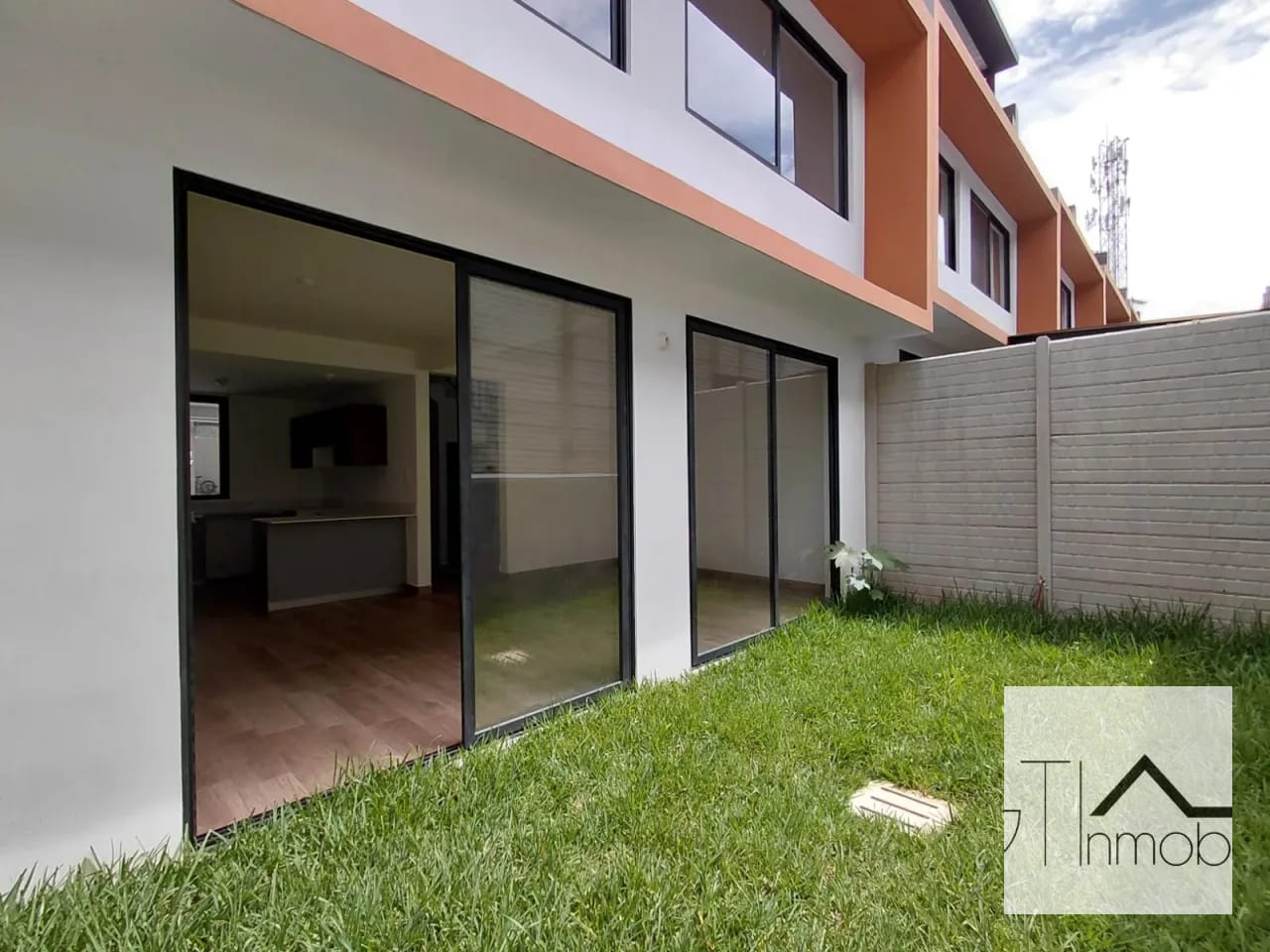 Casa para estrenar en zona 16 — Casa en Venta en Zona 16, Guatemala, Ciudad — foto 3 de 17