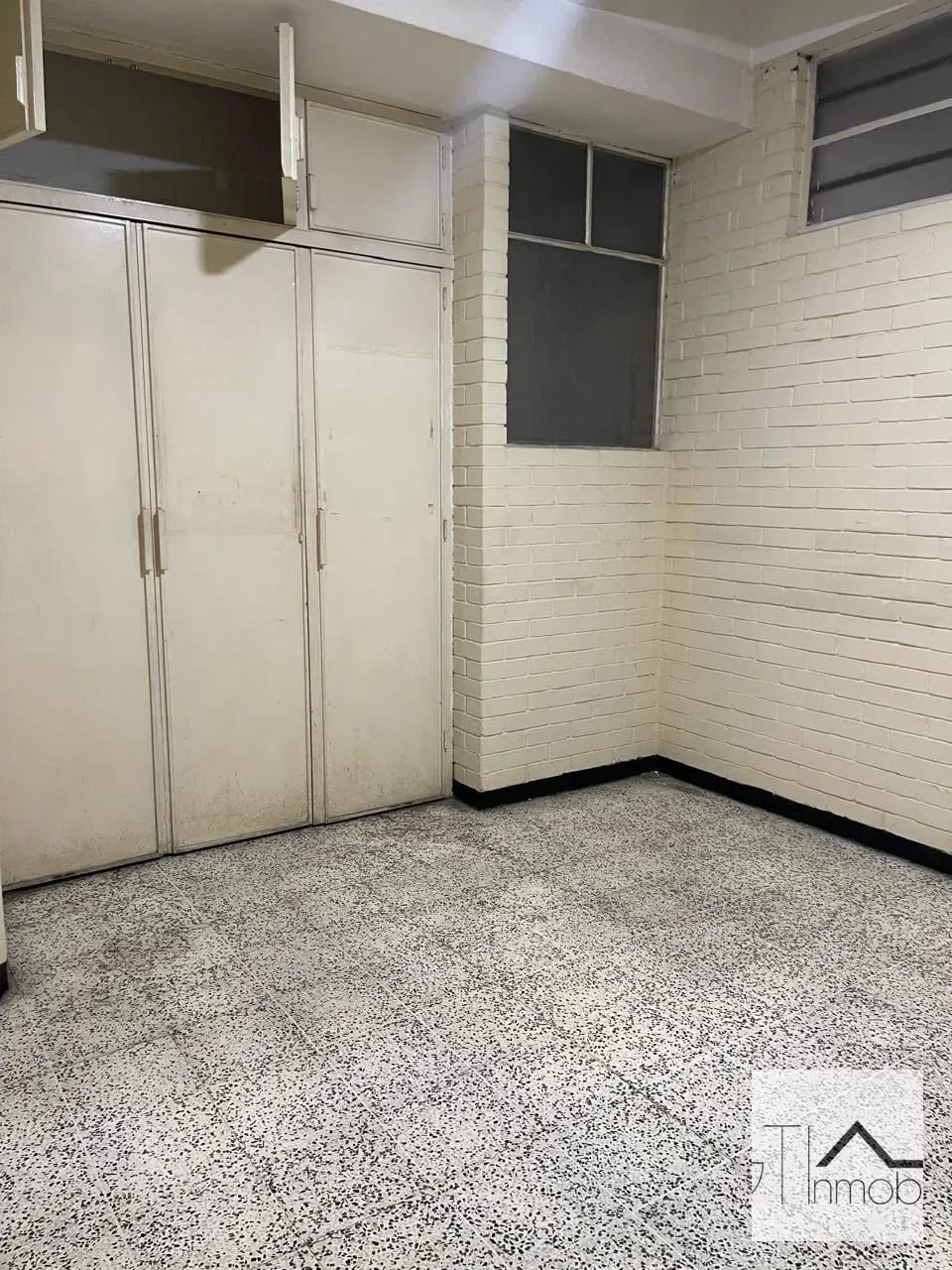 Amplia oficina en edificio antiguo frente el obelisco — Oficina en Alquiler en Obelisco, Zona 13, Guatemala, Ciudad — foto 5 de 13
