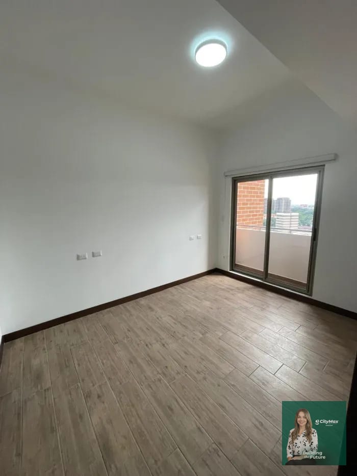 Apartamento en renta en Zona 10, cercano a Diagonal 6 — Apartamento en Alquiler en Cassalini, Zona 10, Guatemala, Ciudad — foto 3 de 8