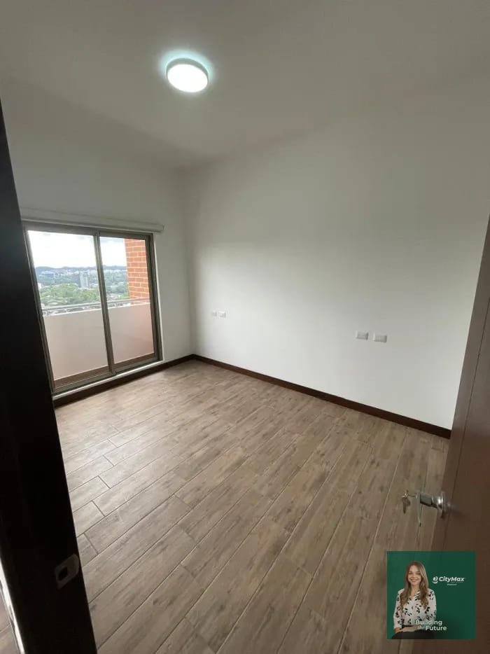 Apartamento en renta en Zona 10, cercano a Diagonal 6 — Apartamento en Alquiler en Cassalini, Zona 10, Guatemala, Ciudad — foto 5 de 8