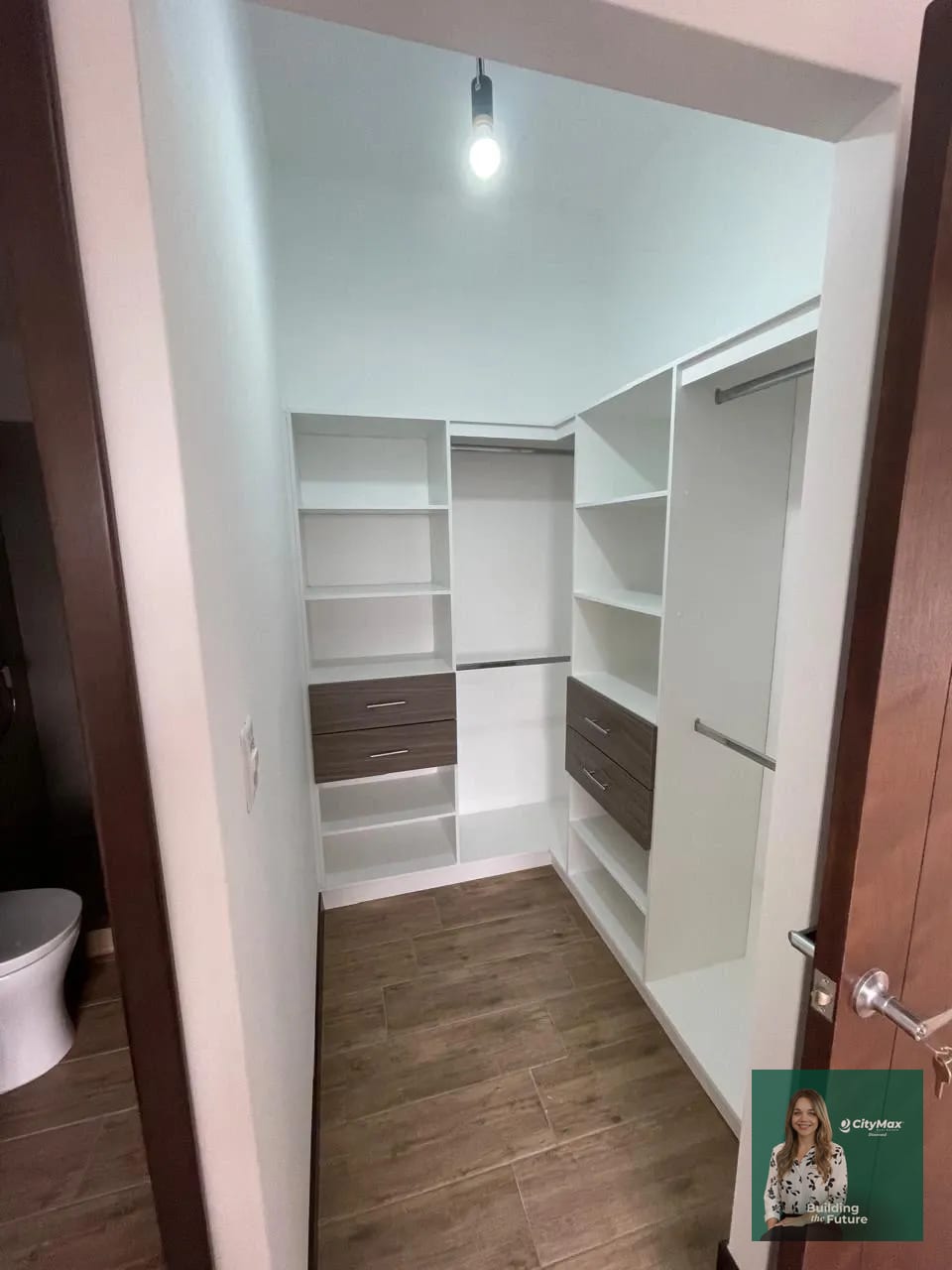 Apartamento en renta en Zona 10, cercano a Diagonal 6 — Apartamento en Alquiler en Cassalini, Zona 10, Guatemala, Ciudad — foto 8 de 8