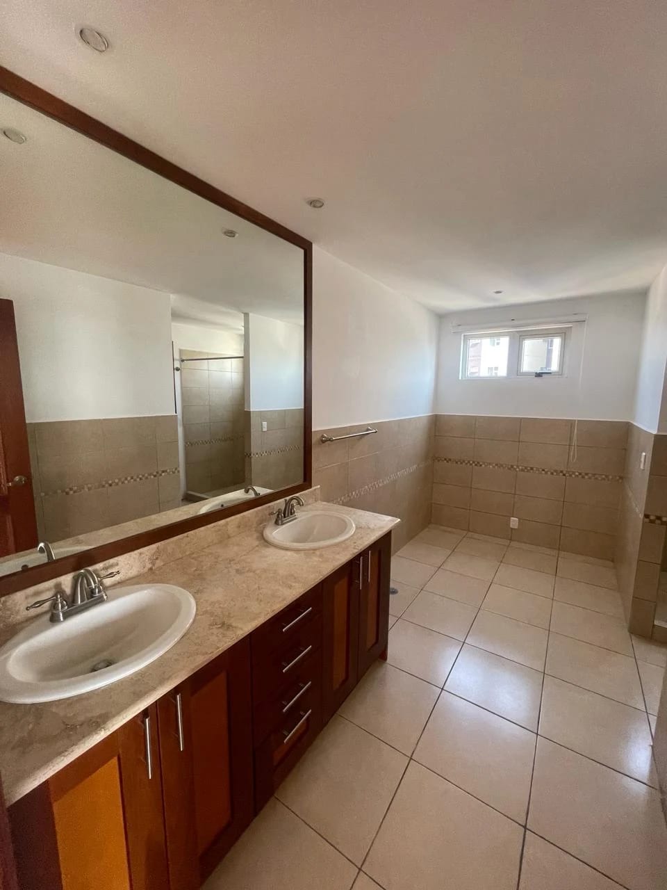 Alquiler amplio apartamento 3 Dormitorios | Botticelli Zona 15 VHII — Apartamento en Alquiler en Botticelli II, Zona 15, Guatemala, Ciudad — foto 11 de 14
