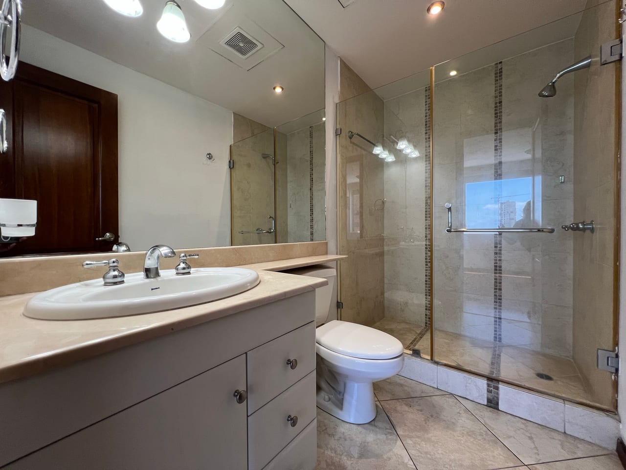 Venta apartamento 2 Dormitorios | Torre del Valle Zona 10 — Apartamento en Venta en Torre Del Valle, Zona 10, Guatemala, Ciudad — foto 11 de 13