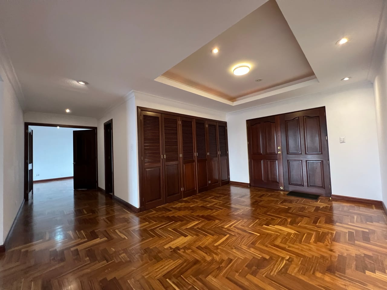 Alquiler amplio apartamento 3 Dormitorios | Villa Mayor zona 14 — Apartamento en Alquiler en Villa Mayor, Zona 14, Guatemala, Ciudad — foto 1 de 15