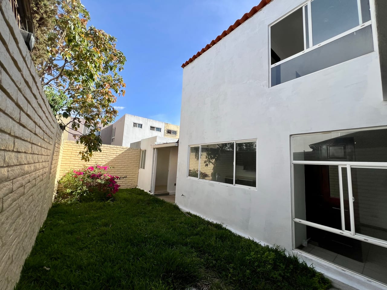 Venta amplia casa Km 30.5 Carr. El Salvador | Alamedas de Santo Domingo — Casa en Venta en Alamedas de Santo Domingo, Carretera a El Salvador, Guatemala, Ciudad — foto 3 de 17
