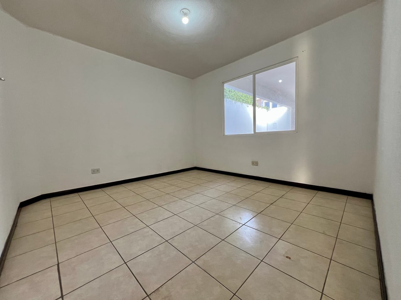Venta amplia casa Km 30.5 Carr. El Salvador | Alamedas de Santo Domingo — Casa en Venta en Alamedas de Santo Domingo, Carretera a El Salvador, Guatemala, Ciudad — foto 6 de 17