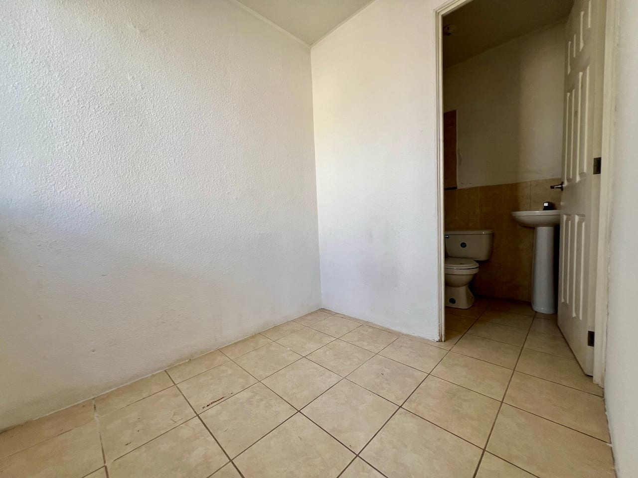 Venta amplia casa Km 30.5 Carr. El Salvador | Alamedas de Santo Domingo — Casa en Venta en Alamedas de Santo Domingo, Carretera a El Salvador, Guatemala, Ciudad — foto 9 de 17