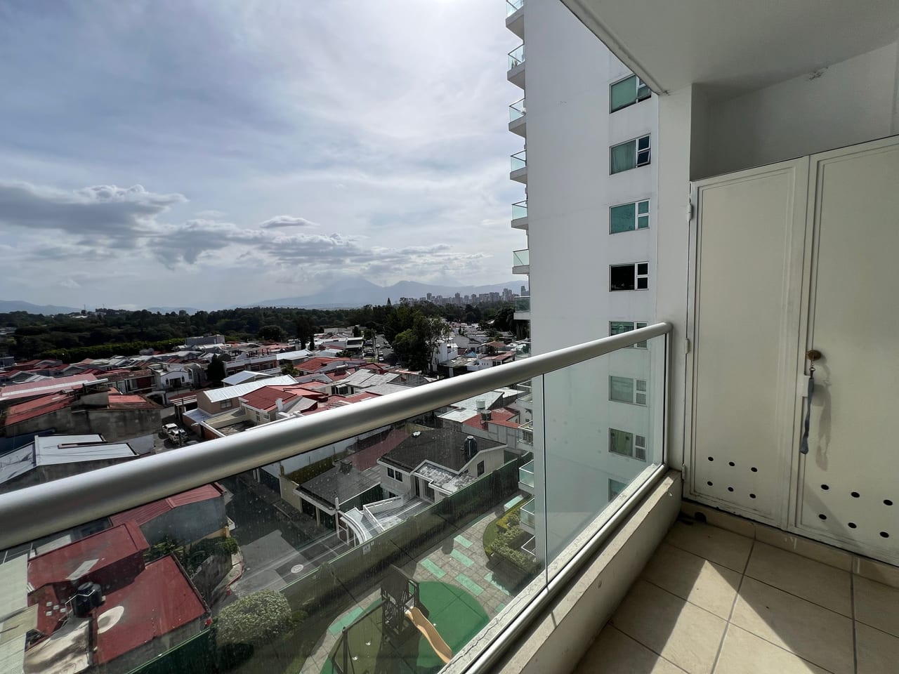 Alquiler apartamento 3 Dormitorios | Condado La Villa Zona 14 — Apartamento en Alquiler en Condado La Villa, Zona 14, Guatemala, Ciudad — foto 3 de 17