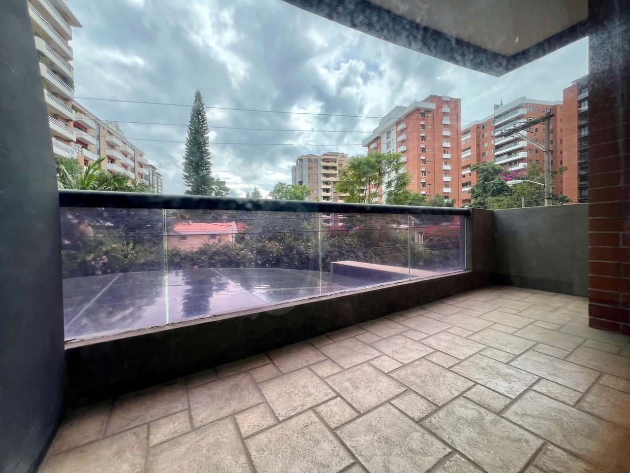 Alquiler amplio apartamento 3 Dormitorios | Altos de Santa Clara Z10 — Apartamento en Alquiler en Altos de Santa Clara, Zona 10, Guatemala, Ciudad — foto 2 de 17