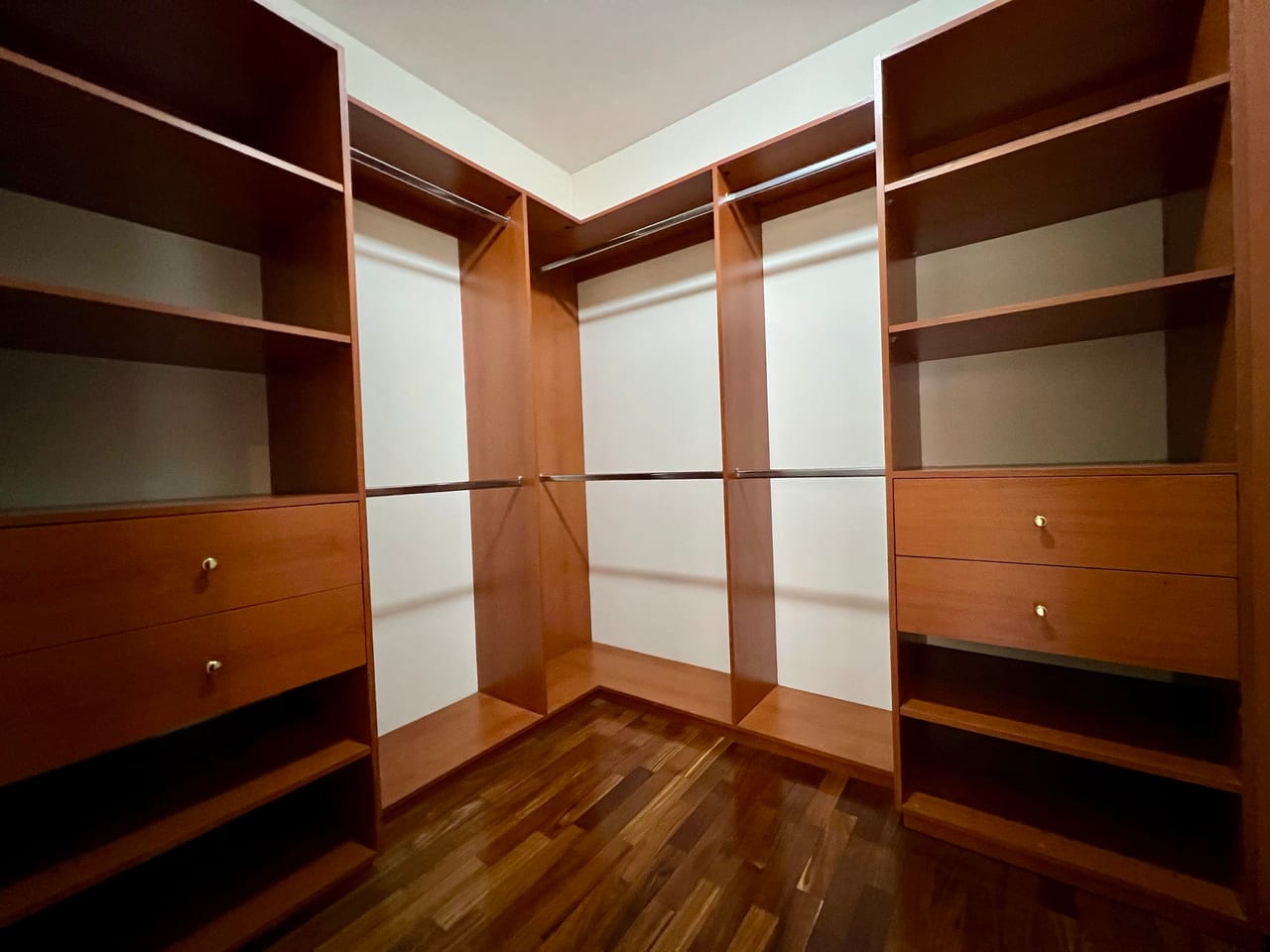Alquiler amplio apartamento 3 Dormitorios | Altos de Santa Clara Z10 — Apartamento en Alquiler en Altos de Santa Clara, Zona 10, Guatemala, Ciudad — foto 15 de 17