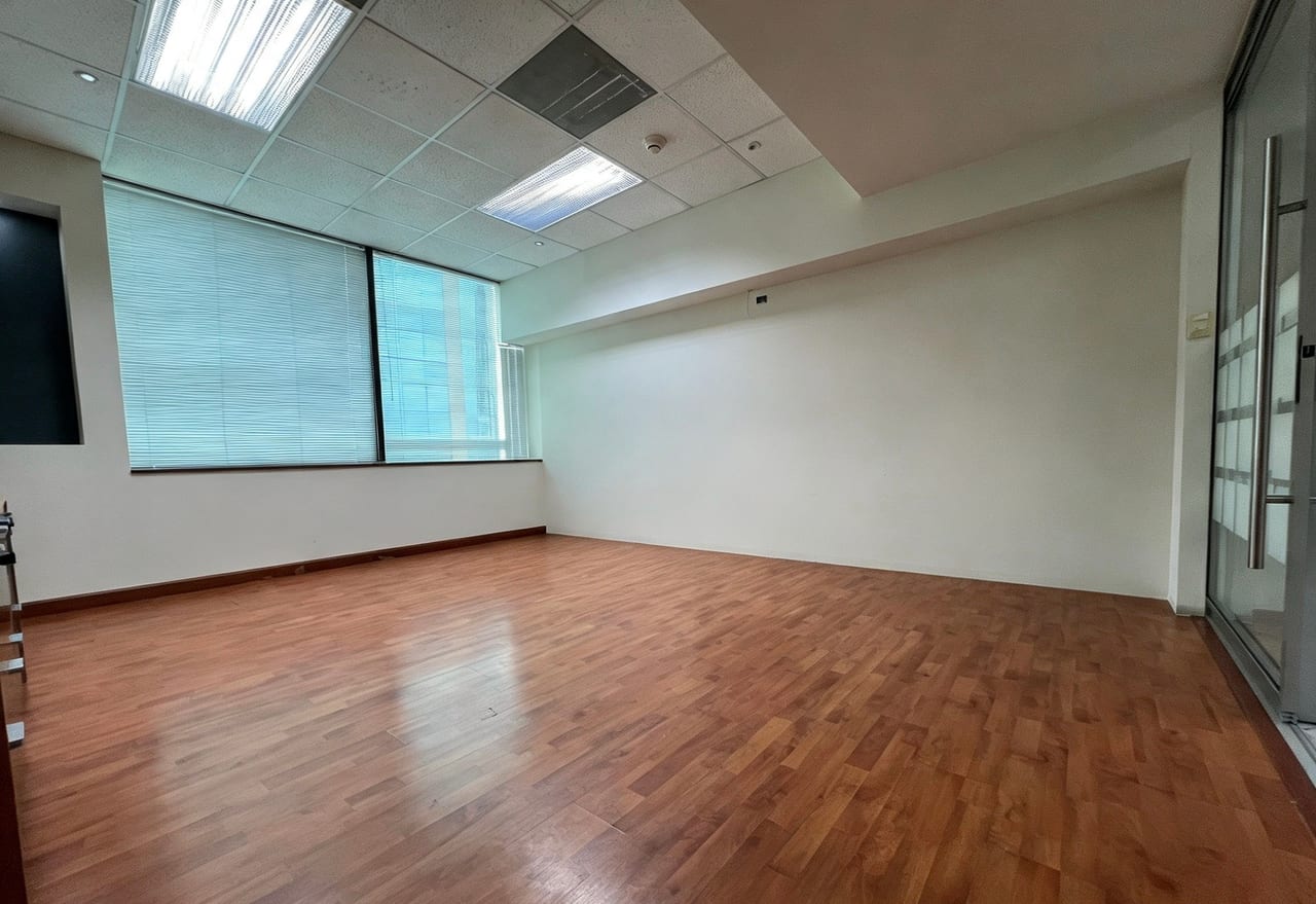 Venta amplia oficina tabicada | Europlaza zona 14 — Oficina en Venta en Europlaza, Zona 14, Guatemala, Ciudad — foto 3 de 12