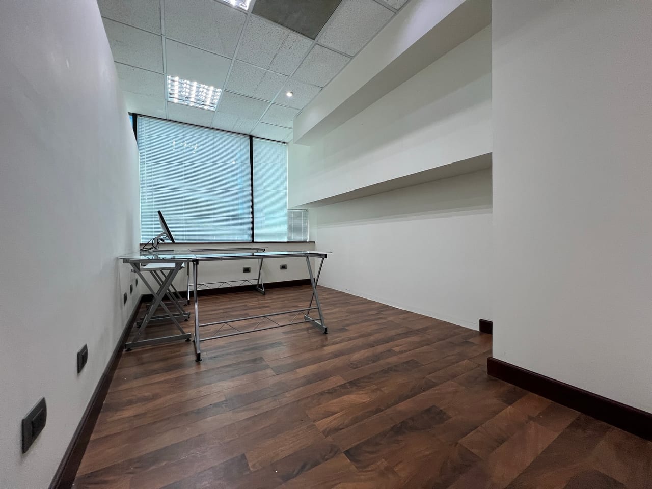 Venta amplia oficina tabicada | Europlaza zona 14 — Oficina en Venta en Europlaza, Zona 14, Guatemala, Ciudad — foto 6 de 12
