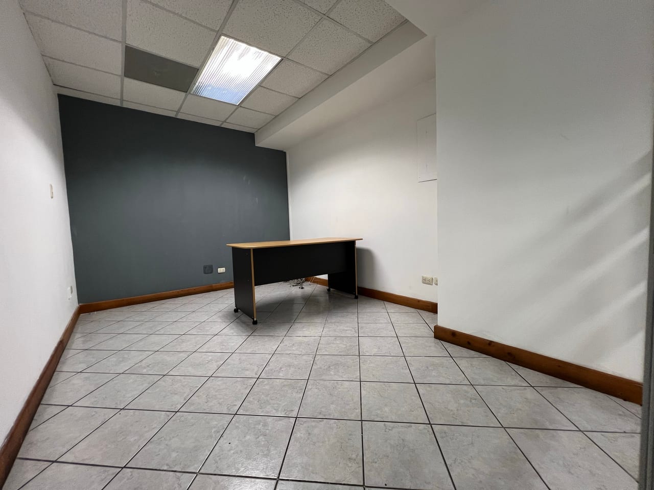 Venta amplia oficina tabicada | Europlaza zona 14 — Oficina en Venta en Europlaza, Zona 14, Guatemala, Ciudad — foto 8 de 12