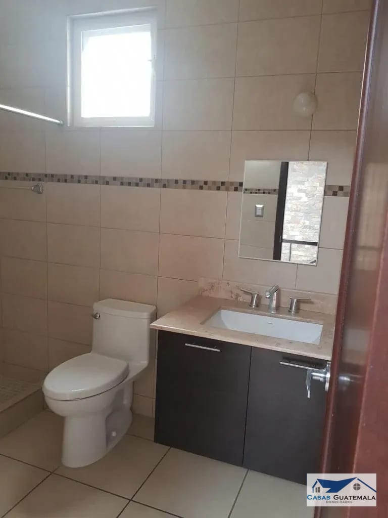 Rento casa en Zona 16 SAN ISIDRO CONDOMINIO EXCLUSIVO — Casa en Alquiler en Zona 16, Guatemala, Ciudad — foto 6 de 17
