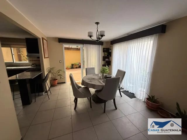CASA EN VENTA EN CUMBRES DE LA ARBOLEDA Km 21 CAES — Casa en Venta en Cumbres de La Arboleda, Carretera a El Salvador, Guatemala, Ciudad — foto 7 de 17