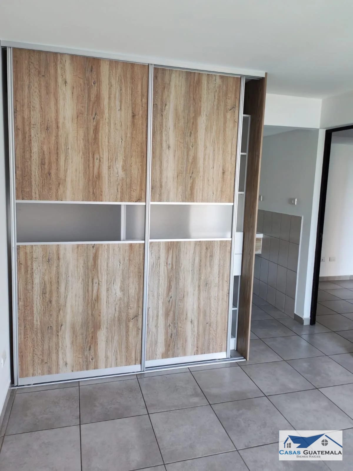Vendo apartamento en Zona 11 MARISCAL REMATE BANCARIO - Image 2