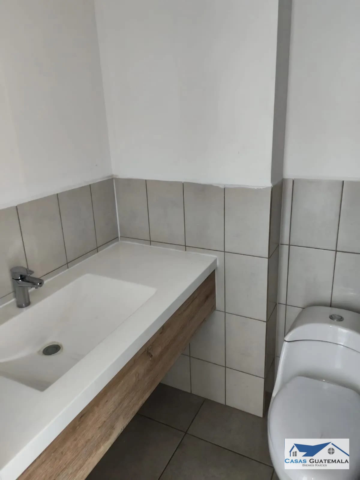 Vendo apartamento en Zona 11 MARISCAL REMATE BANCARIO - Image 4
