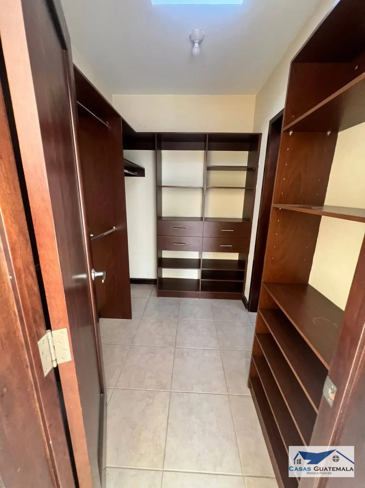 Casa en Zona 16 San Isidro — Casa en Venta en Zona 16, Guatemala, Ciudad — foto 5 de 15