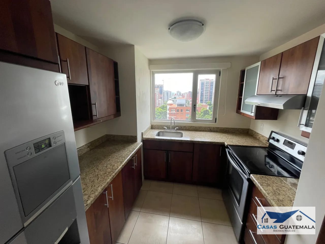 Apartamentos en Renta, 3 Habitaciones cerca Europlaza Zona 14 — Apartamento en Alquiler en Catania, Zona 14, Guatemala, Ciudad — foto 1 de 14