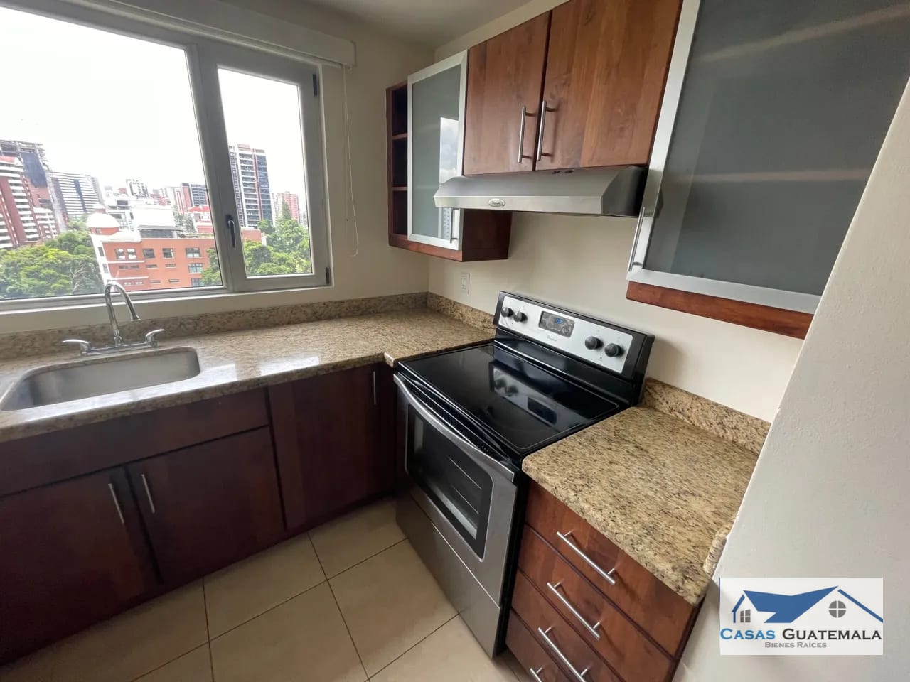 Apartamentos en Renta, 3 Habitaciones cerca Europlaza Zona 14 — Apartamento en Alquiler en Catania, Zona 14, Guatemala, Ciudad — foto 2 de 14