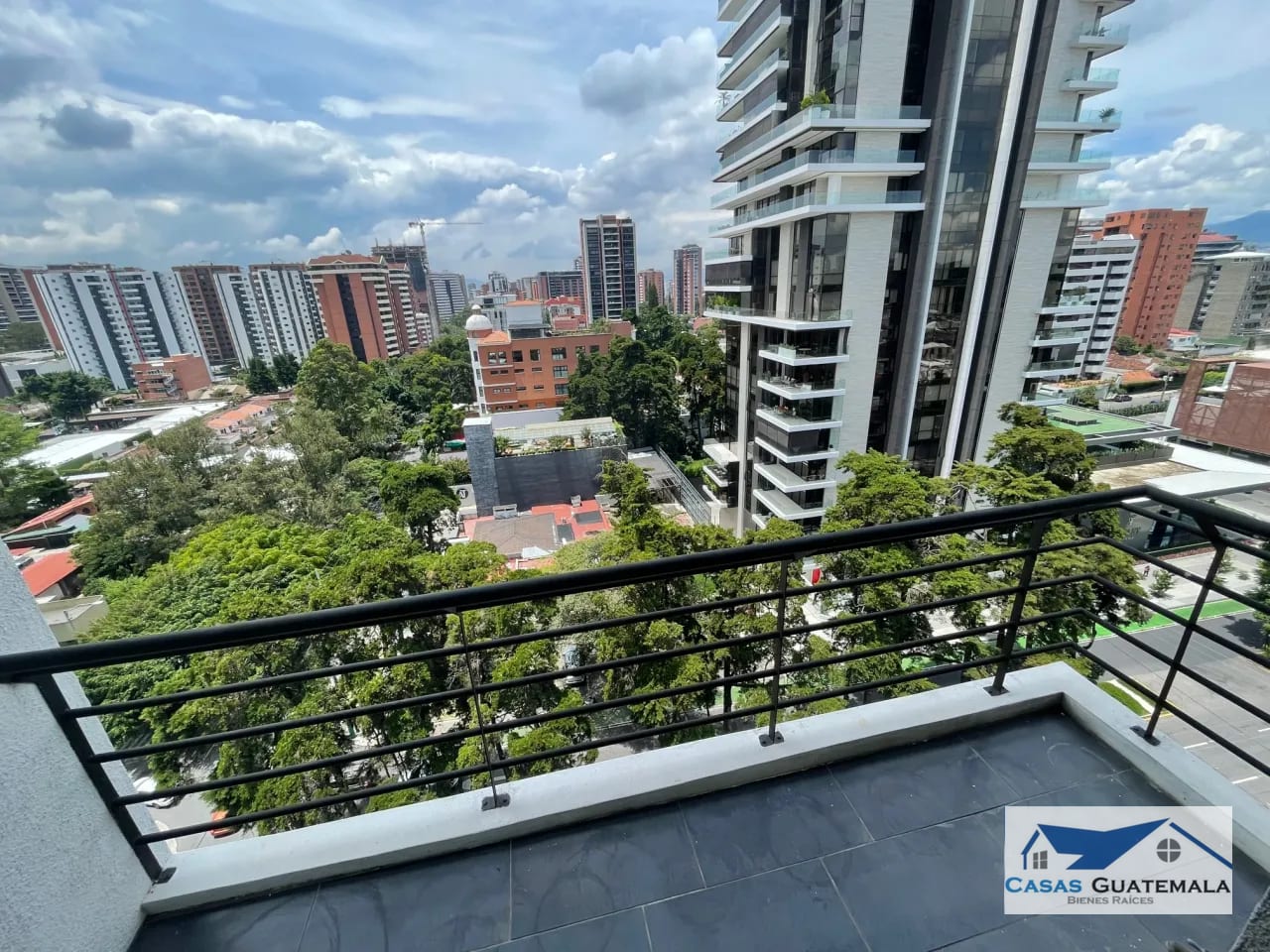 Apartamentos en Renta, 3 Habitaciones cerca Europlaza Zona 14 — Apartamento en Alquiler en Catania, Zona 14, Guatemala, Ciudad — foto 13 de 14