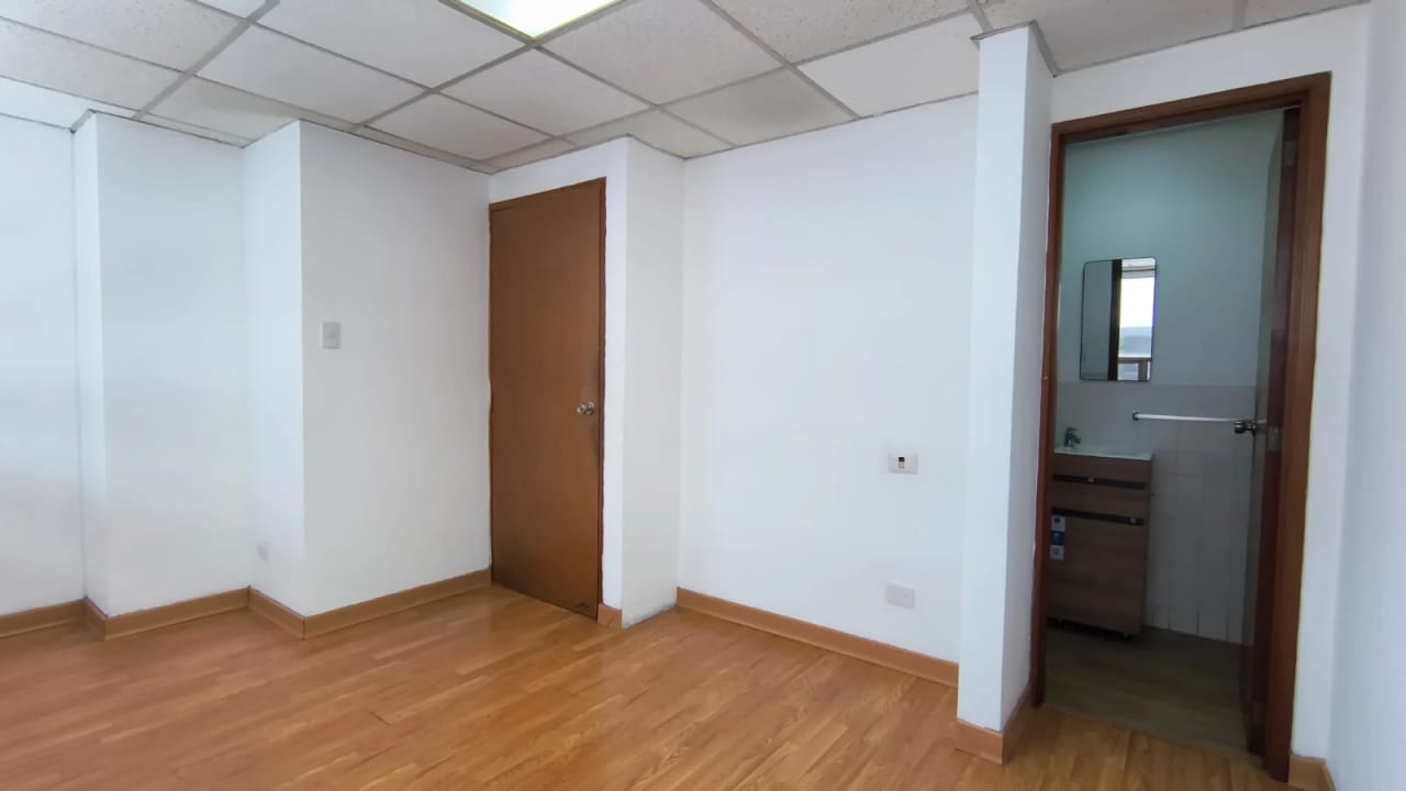Rento Clínica Médica Zona 10 — Clínica en Alquiler en Santa Clara II, Zona 10, Guatemala, Ciudad — foto 3 de 9