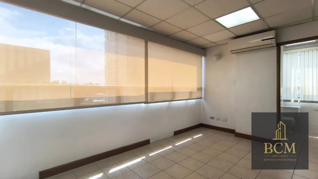 Clínica en Renta z. 10 — Clínica en Alquiler en Zona 10, Guatemala, Ciudad — foto 3 de 11