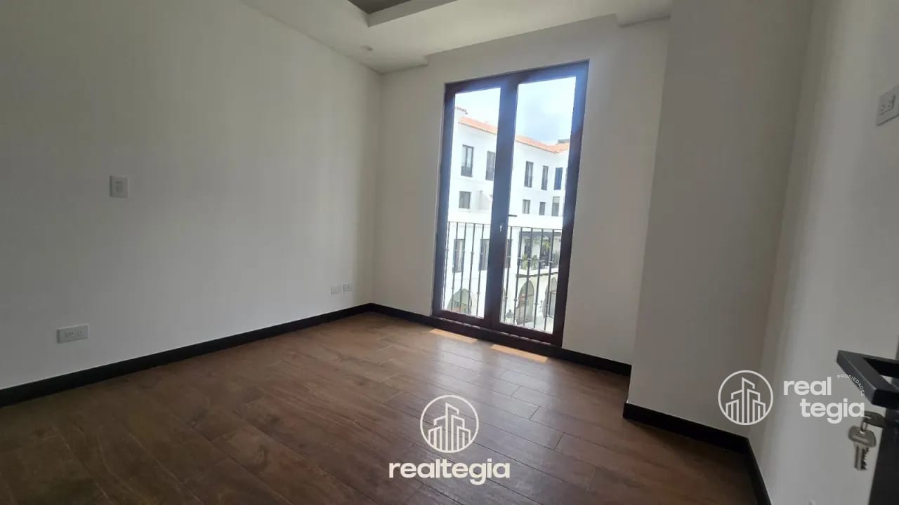 APARTAMENTO LIRIOS DE CAYALÁ ZONA 16 — Apartamento en Alquiler en Zona 16, Guatemala, Ciudad — foto 5 de 9