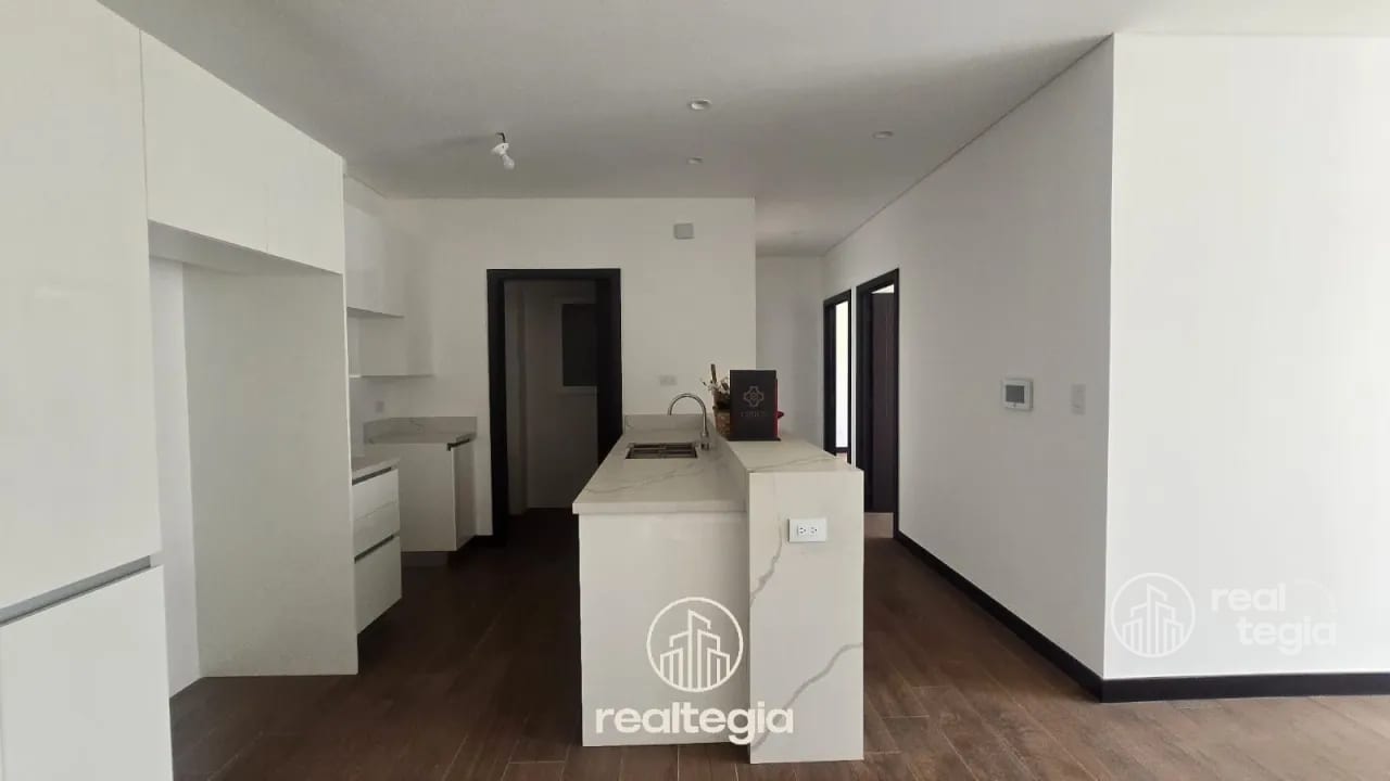 APARTAMENTO LIRIOS DE CAYALÁ ZONA 16 — Apartamento en Alquiler en Zona 16, Guatemala, Ciudad — foto 6 de 9