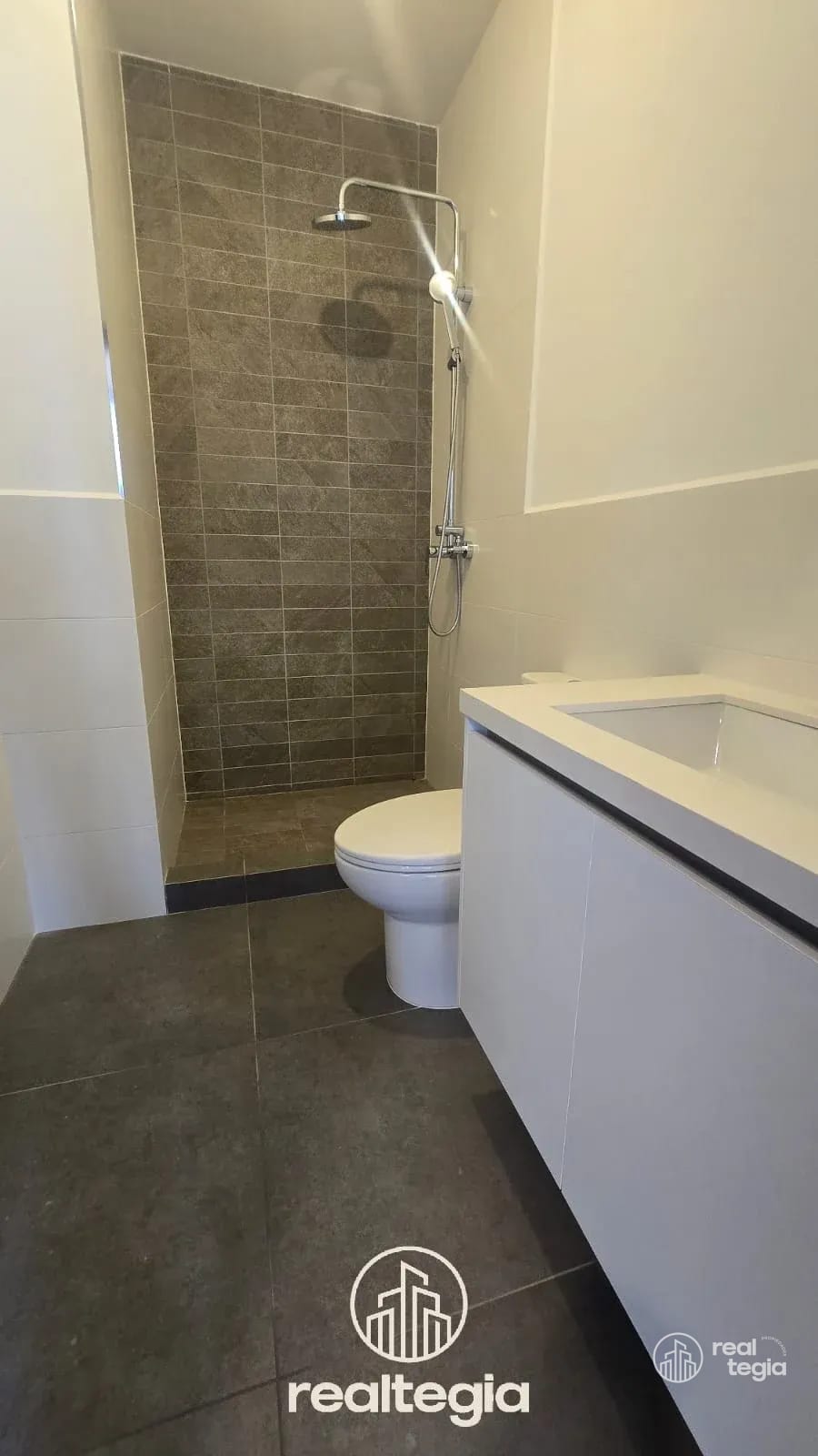 APARTAMENTO LIRIOS DE CAYALÁ ZONA 16 — Apartamento en Alquiler en Zona 16, Guatemala, Ciudad — foto 9 de 9