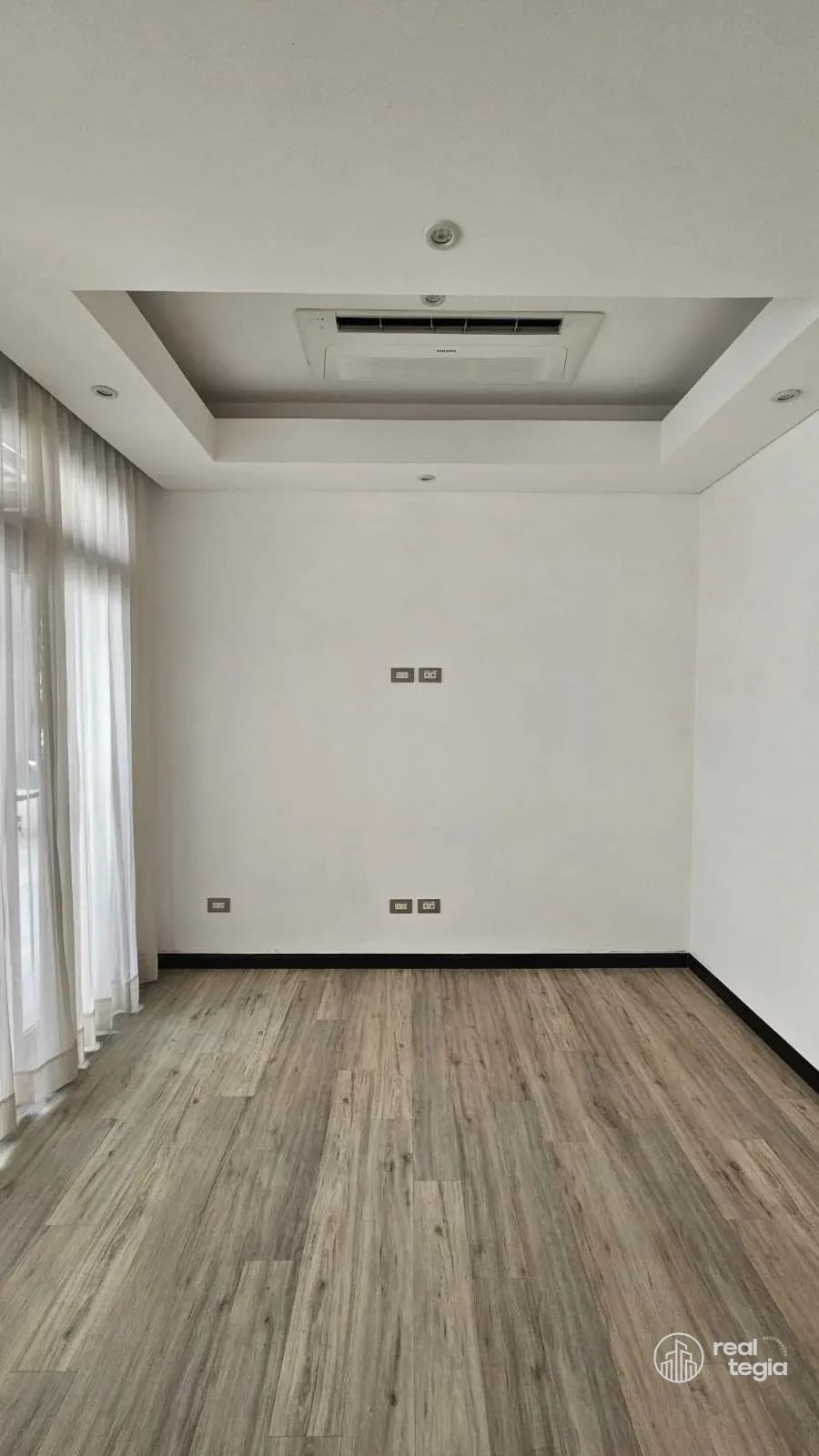 APARTAMENTO EN LIRIOS DE CAYALÁ ZONA 16 — Apartamento en Alquiler en Zona 16, Guatemala, Ciudad — foto 14 de 17