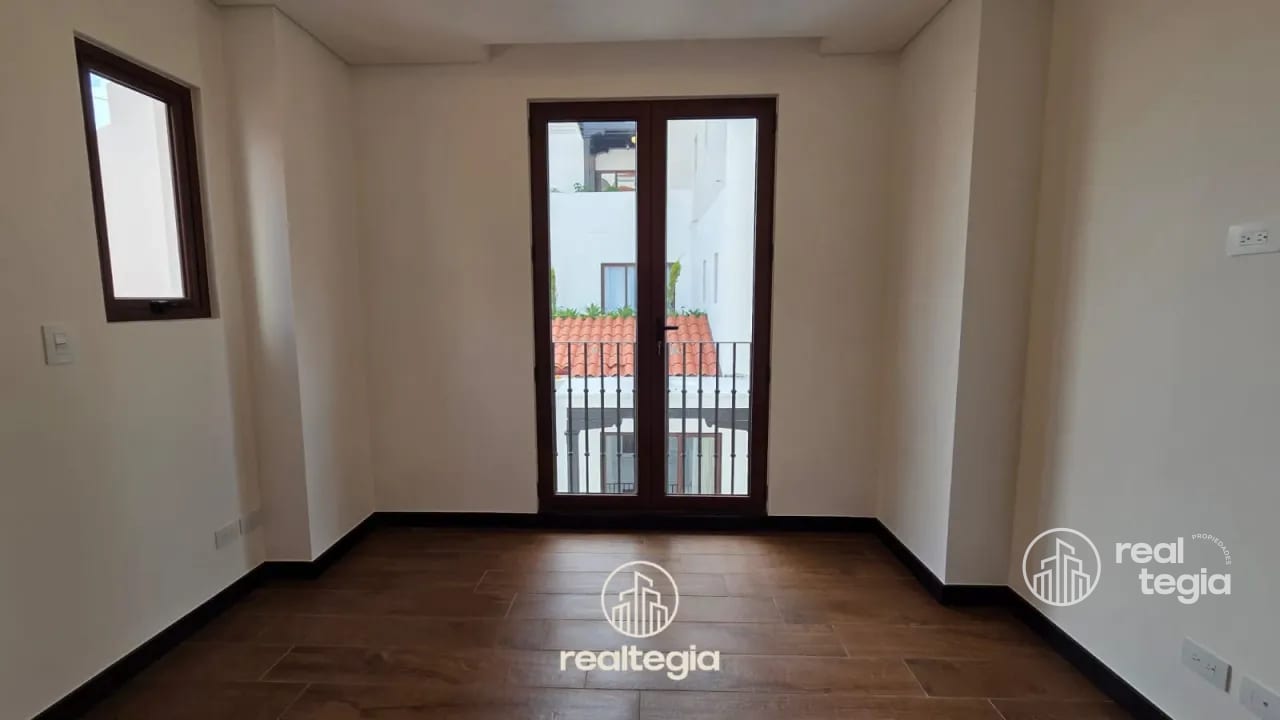 APARTAMENTO EN LIRIOS DE CAYALÁ ZONA 16 — Apartamento en Alquiler en Zona 16, Guatemala, Ciudad — foto 5 de 14