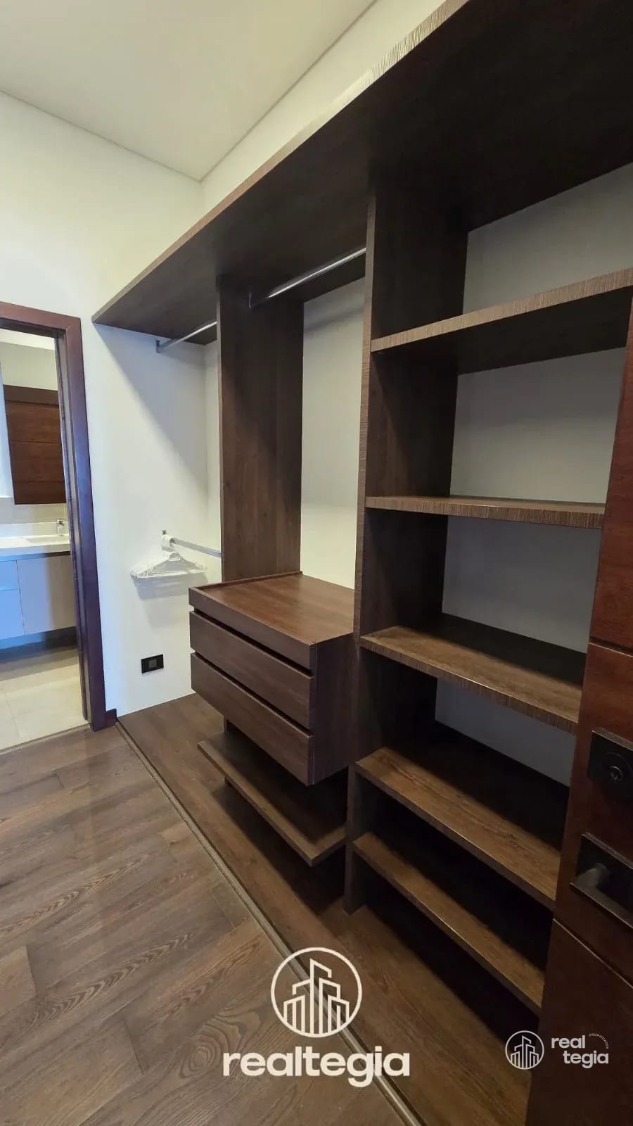 APARTAMENTO BELESA DE CAYALÁ ZONA 16 — Apartamento en Alquiler en Zona 16, Guatemala, Ciudad — foto 11 de 17