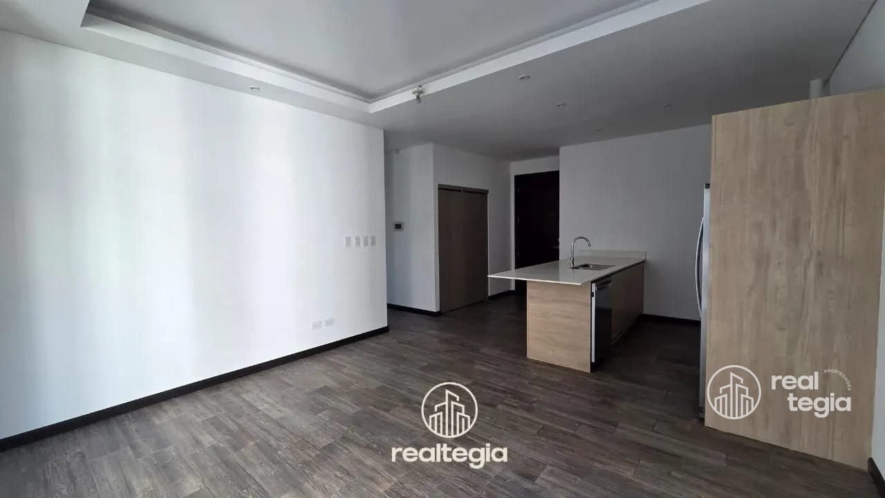 APARTAMENTO EN LIRIOS DE CAYALÁ ZONA 16 — Apartamento en Alquiler en Zona 16, Guatemala, Ciudad — foto 7 de 16