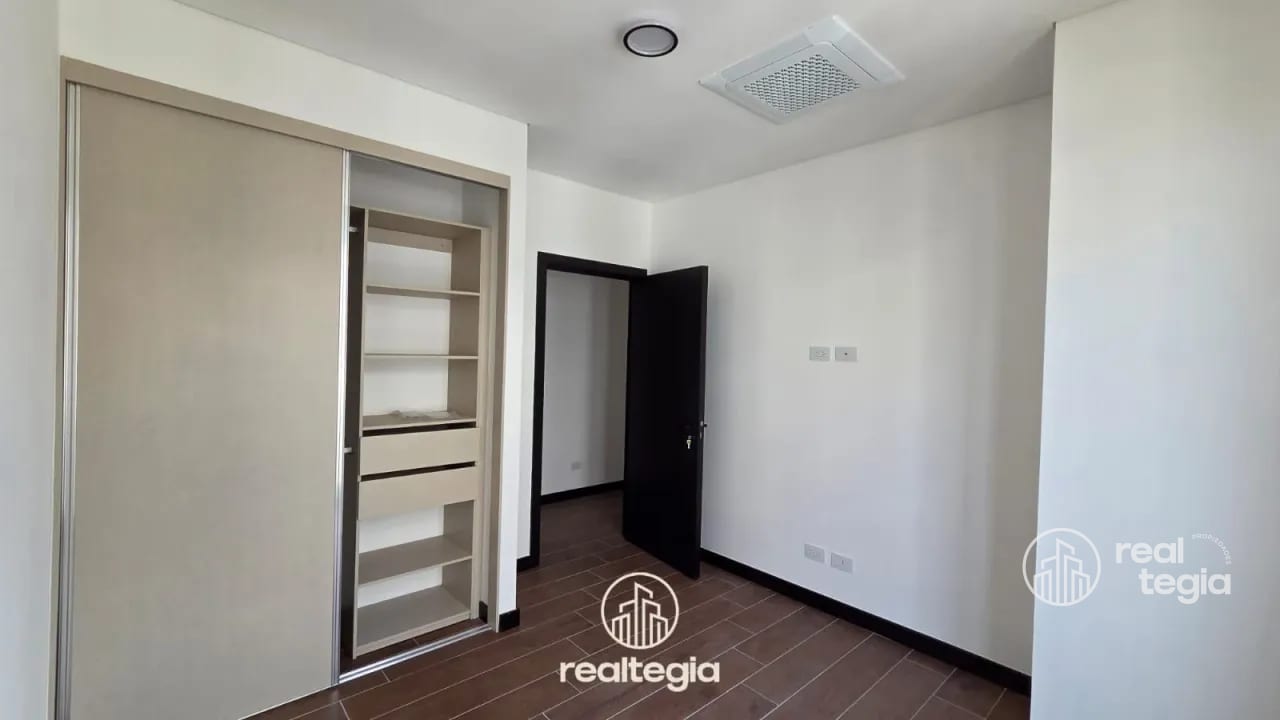 Apartamento en Lirios de Cayalá Zona 16 — Apartamento en Alquiler en Ciudad Cayalá, Zona 16, Guatemala, Ciudad — foto 8 de 12