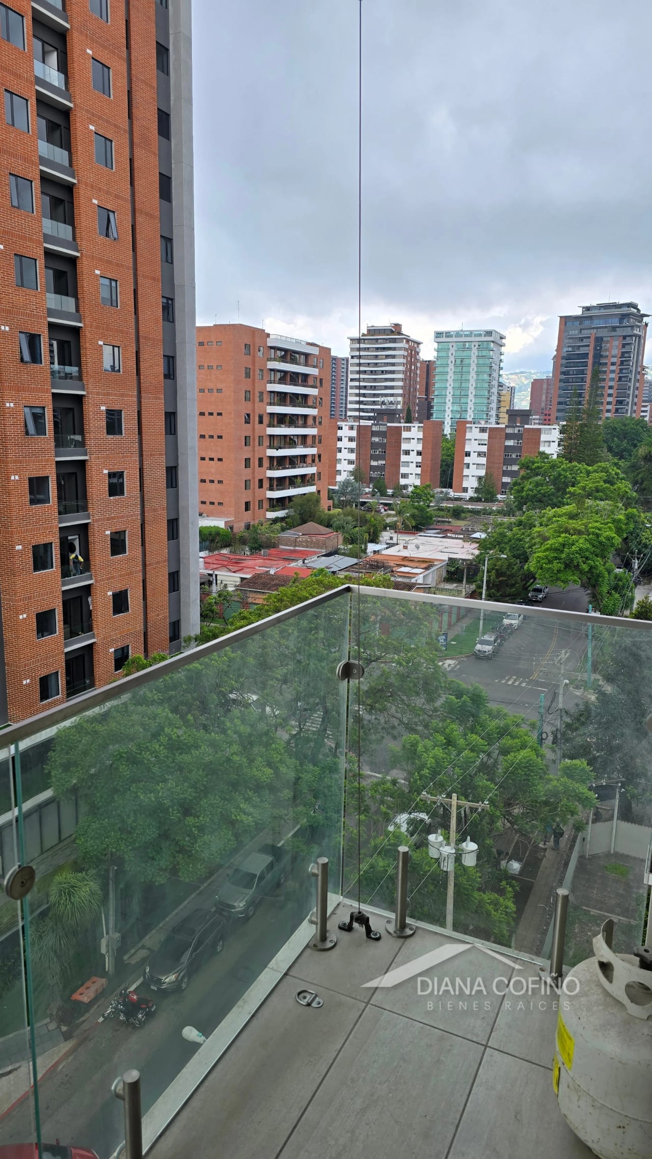 Amplio apartamento en alquiler o venta en zona 13, — Apartamento en Alquiler en Aure, Zona 13, Guatemala, Ciudad — foto 3 de 9