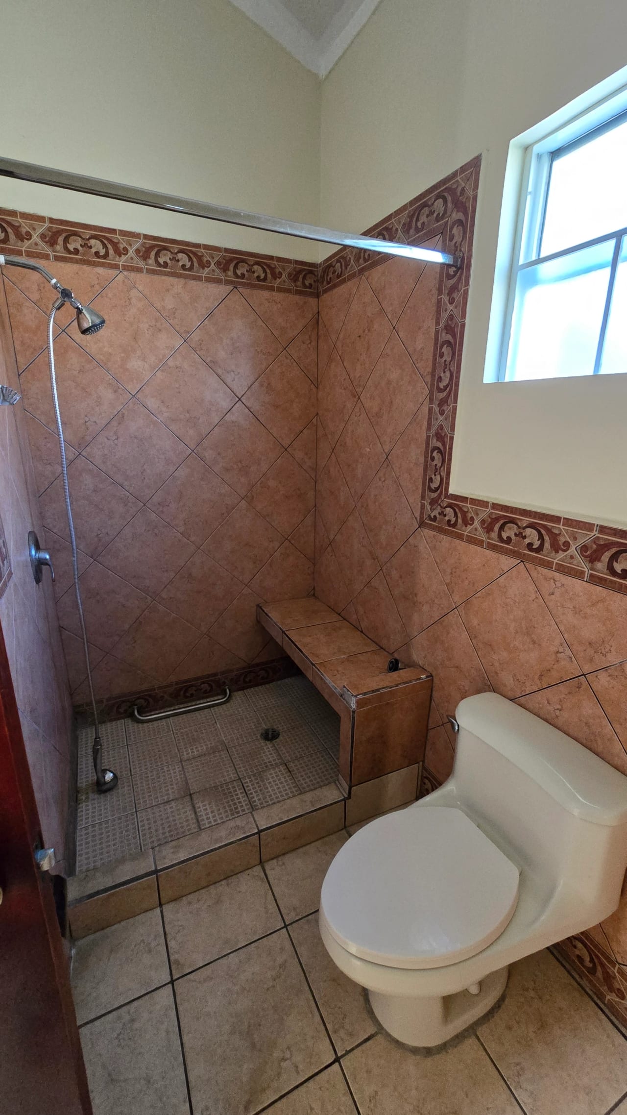 Alquiler de casa en Santa Anita II, carretera a San José Pinula — Casa en Alquiler en km 16-20, Carretera a El Salvador, Guatemala, Ciudad — foto 4 de 10