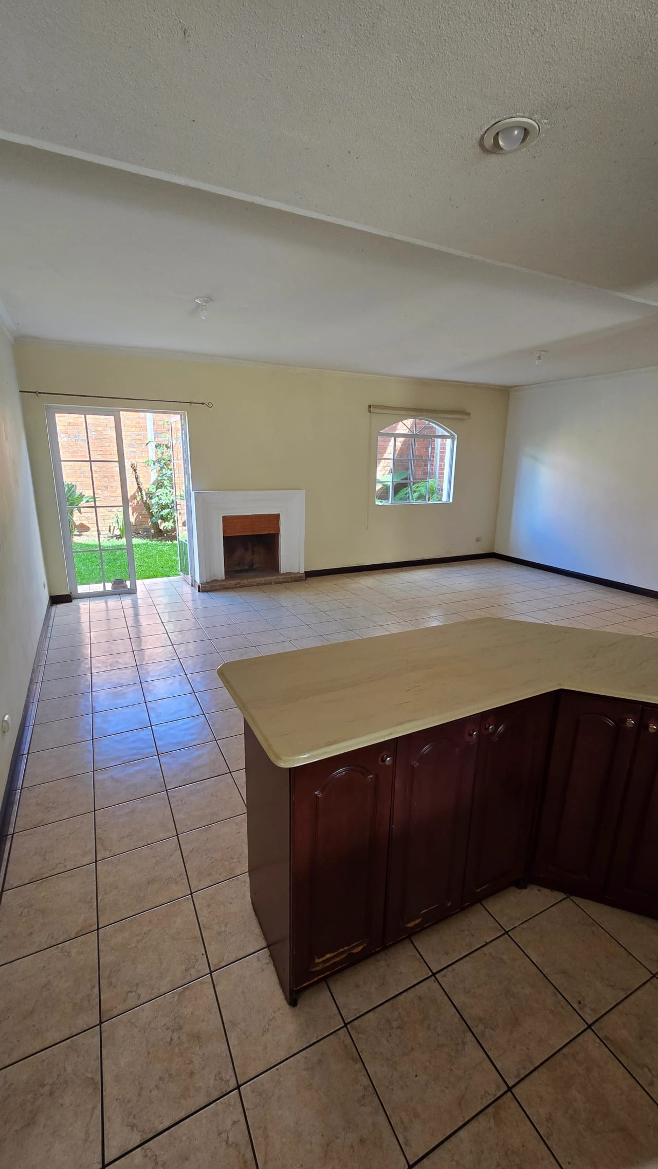 Preciosa casa en Alquiler en reconocido Condominio Santa Anita II — Casa en Alquiler en km 16-20, Carretera a El Salvador, Guatemala, Ciudad — foto 1 de 10
