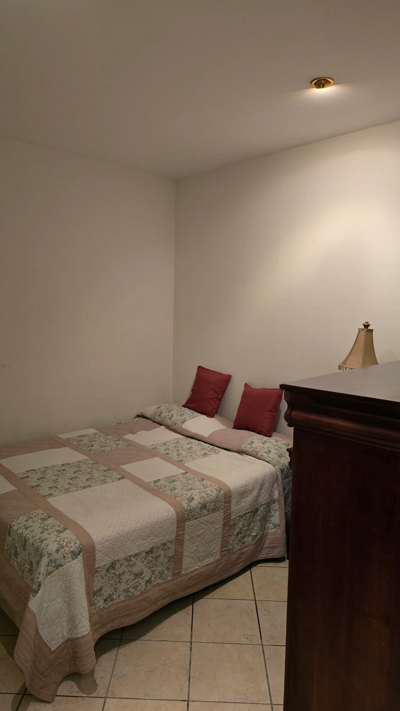 Alquiler de apartamento amueblado en Milenia, zona 10 Oakland — Apartamento en Alquiler en Milenia, Zona 10, Guatemala, Ciudad — foto 7 de 9